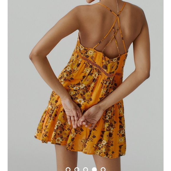 NWT Urban Outfitters Georgia Tiered Mini Dress - Picture 4 of 5